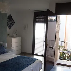 https://luminoso-y-coqueto-apartamento-en-malaga.hotelsinnerja.org
